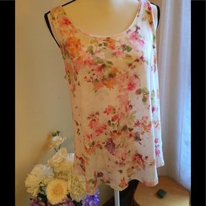 J Jill shirttail floral tank. Sz M. Gently worn.